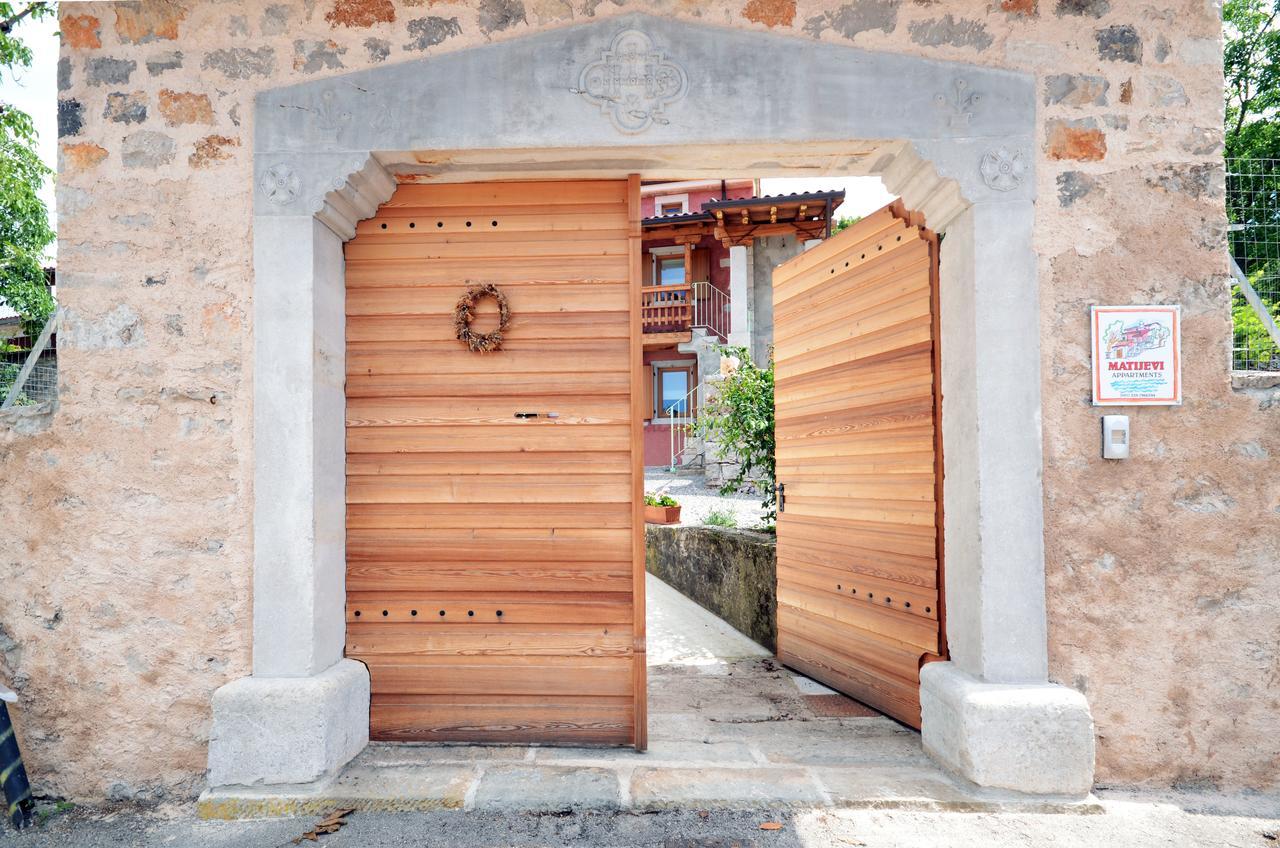 Matijevi Apartments Sistiana Luaran gambar